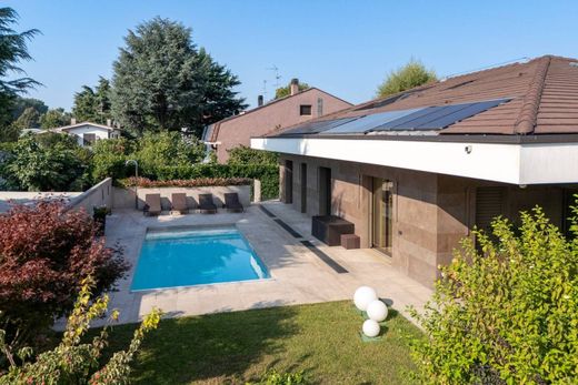 别墅  Trezzano sul Naviglio, 米兰省