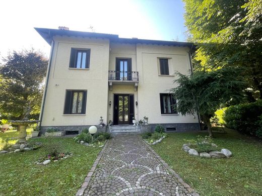 Villa a Cusano Milanino, Milano