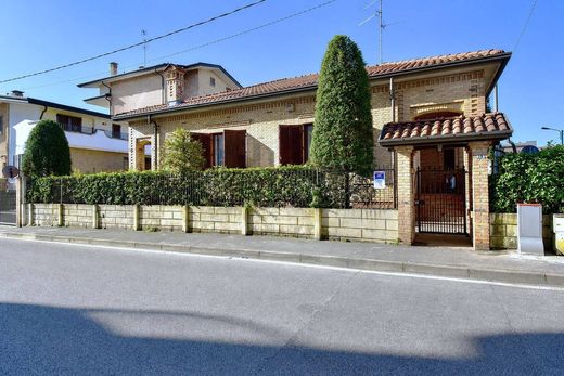 Villa in Muggiò, Province of Monza and Brianza