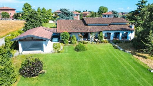 Βίλα σε Oleggio, Provincia di Novara