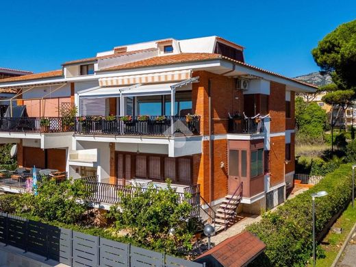 Appartement in Terracina, Provincia di Latina