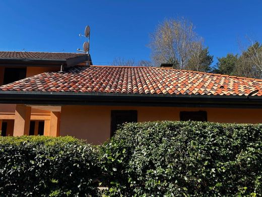Casa adosada en Appiano Gentile, Provincia di Como