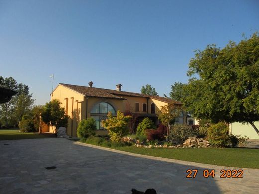 Villa - Castelleone, Provincia di Cremona