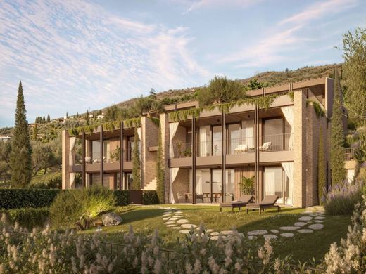 Piso / Apartamento en Torri del Benaco, Provincia di Verona