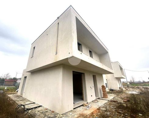 Villa a Buttapietra, Verona