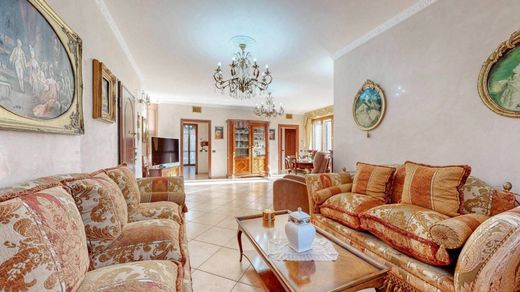 套间/公寓  Cologno Monzese, 米兰省