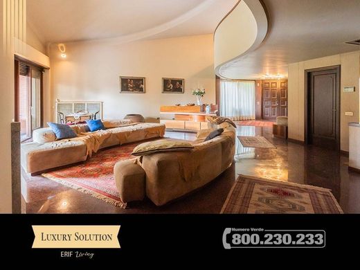 Villa Fagnano Olona-Bergoro, Varese ilçesinde