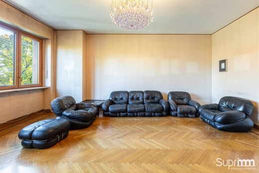Apartment / Etagenwohnung in Turin, Piemont