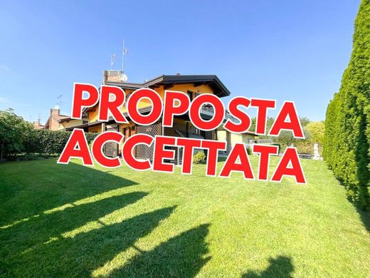 Villa a Olgiate Olona, Varese