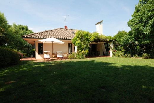 Villa in Pontedera, Pisa