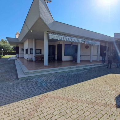 Latina, Provincia di Latinaのヴィラ