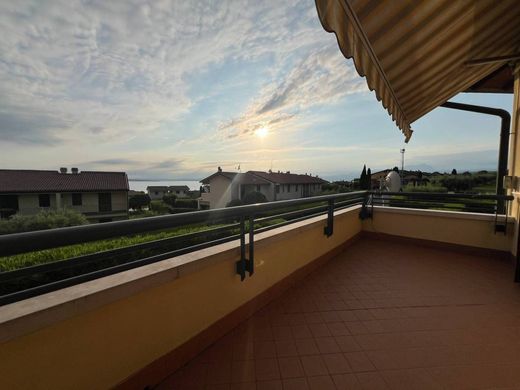 Lazise, Provincia di Veronaのヴィラ