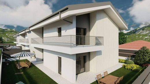 Villa a San Carlo Canavese, Provincia di Torino