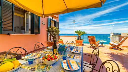 Appartement à Casamicciola Terme, Naples