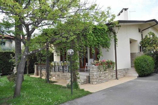 Villa a Forte dei Marmi, Lucca