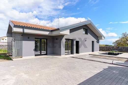 Villa in Viagrande, Catania