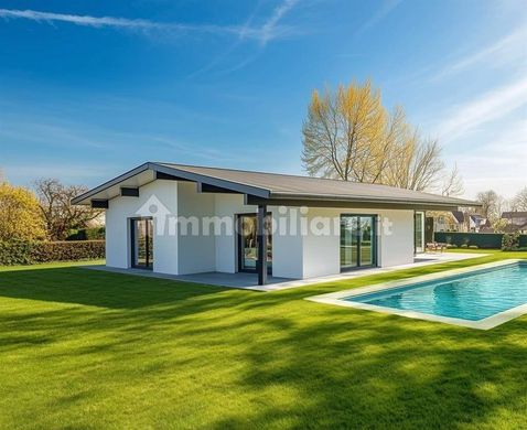 Villa en Oltrona di San Mamette, Provincia di Como