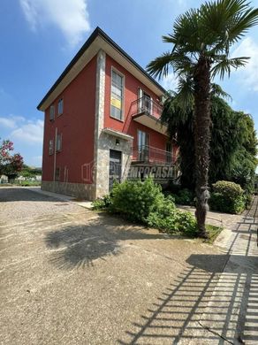 Villa in Sedriano, Milan