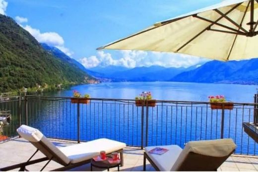 بنتهاوس ﻓﻲ Argegno, Provincia di Como