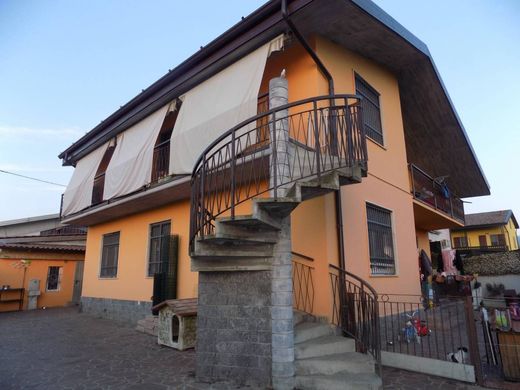 ‏וילה ב  Scano al Brembo, Provincia di Bergamo