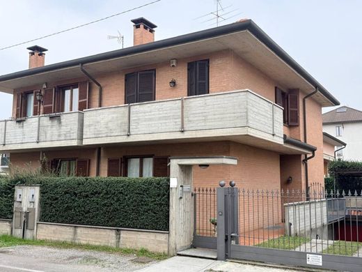 Villa en Cesano Maderno, Provincia di Monza e della Brianza