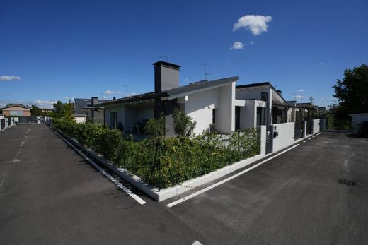 Βίλα σε San Giovanni in Persiceto, Bologna