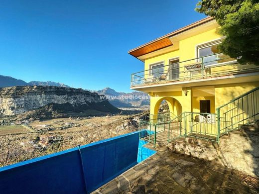 Casa di lusso a Nago-Torbole, Trento