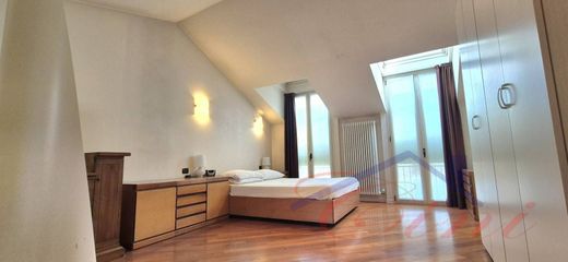Penthouse à Lecco, Provincia di Lecco