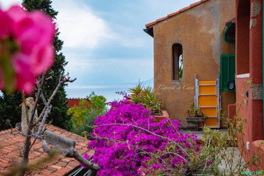 Villa in Finale Ligure, Provincia di Savona