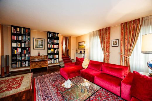Apartment / Etagenwohnung in Bergamo, Provincia di Bergamo