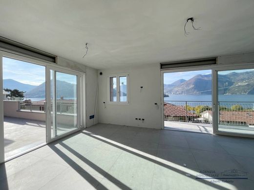 Villa in Marone, Provincia di Brescia