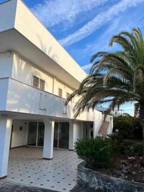 Villa a Bari, Puglia