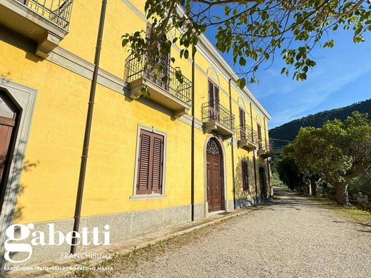 Villa a Patti, Messina