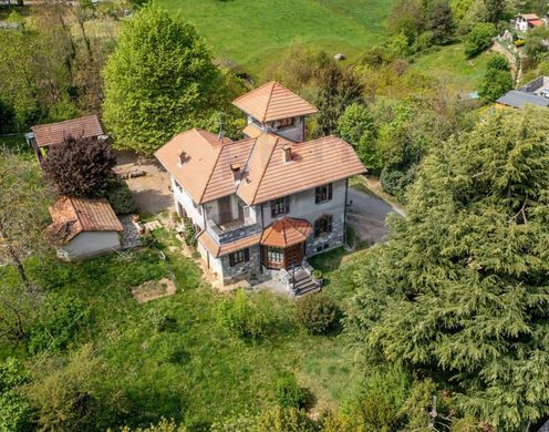 Villa in Berzo San Fermo, Provincia di Bergamo