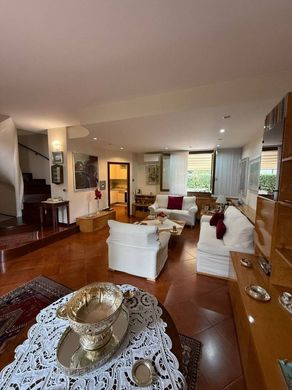 Apartment in Cusano Milanino, Milan