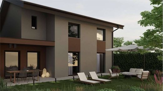 Βίλα σε Arcisate, Provincia di Varese