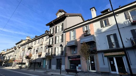 Apartment / Etagenwohnung in Domodossola, Verbania