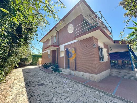 Villa - Santa Marinella, Roma