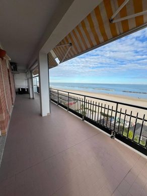 Penthouse Civitanova Marche, Macerata ilçesinde