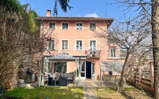 Villa in Pino Torinese, Turin