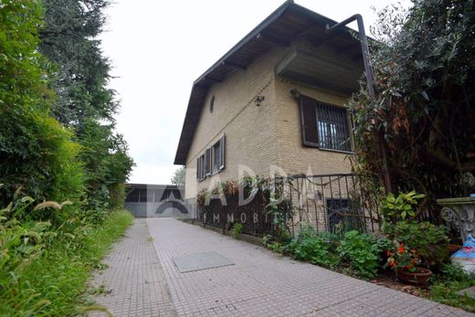 Villa in Agrate Brianza, Province of Monza and Brianza