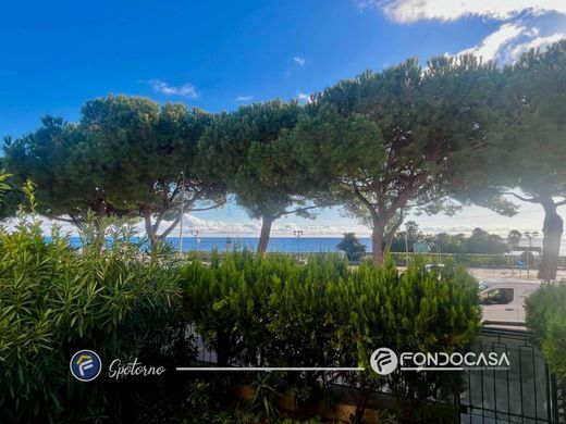 套间/公寓  Spotorno, 萨沃纳省