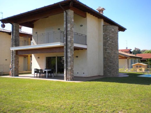 Villa - Manerba del Garda, Provincia di Brescia