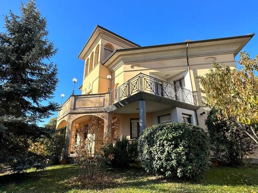 Villa a Voghera, Pavia