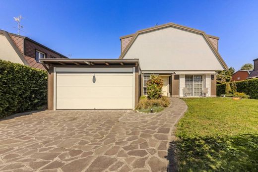 Villa a Arese, Milano