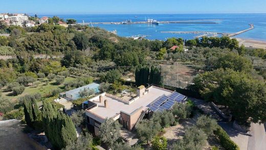 Villa en Ortona, Provincia di Chieti