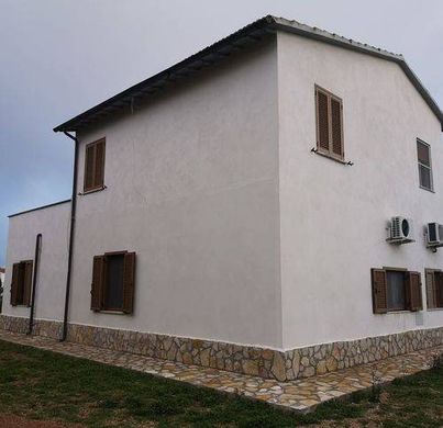 Villa in Montalto di Castro, Provincia di Viterbo