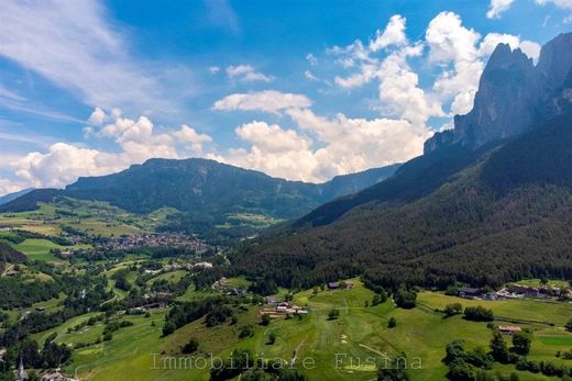 Villa in Fiè Allo Sciliar, Bolzano