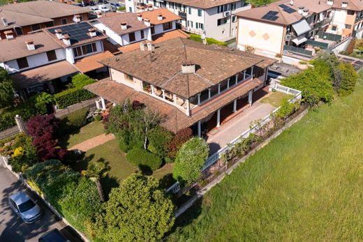 Villa in Provaglio d'Iseo, Provincia di Brescia