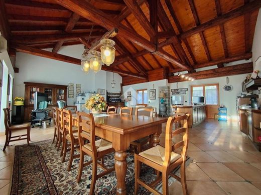 Элитный дом, Ivano-Fracena, Provincia autonoma di Trento